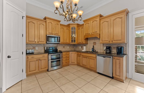 Troutman House | Whitetail Cove by AvantStay | Lakefront w/Pool + Private Dock | Sleeps 20