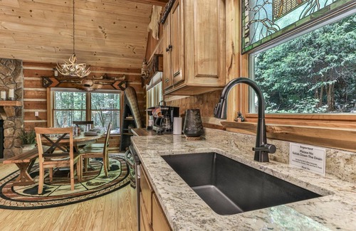 Ellijay Cabin | Whitewater Falls | Ellijay, GA