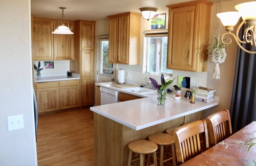 Shelter Cove Cabin | Whitewater Ocean Views, Walk to Beaches, Family Friendly