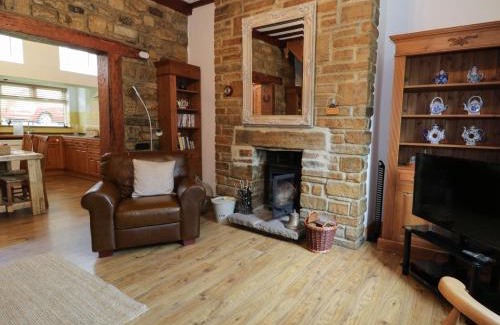 Wolsingham House | Whitfield Cottage 21 Silver Street