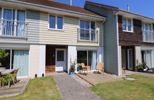 Yarmouth House | Whitfield P10