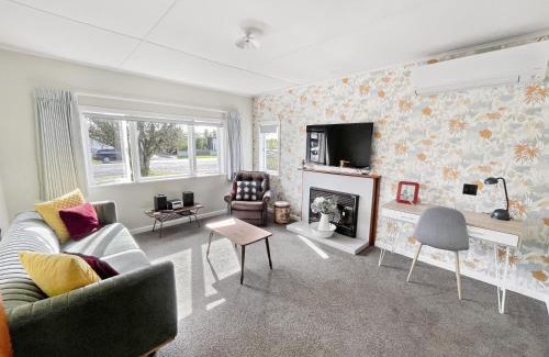 Whitianga House | Whitianga Blue Bach - Location Location Location!