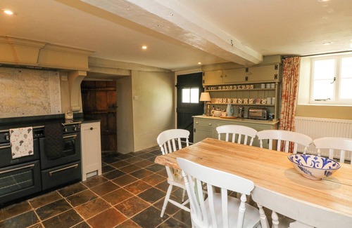 South Molton Cottage | WHITLEY FARM, pet friendly, character holiday cottage in South Molton