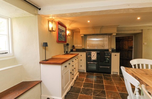 South Molton Cottage | WHITLEY FARM, pet friendly, character holiday cottage in South Molton