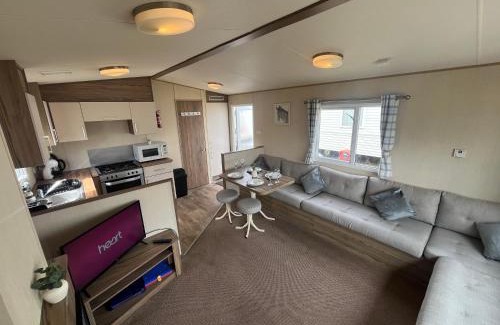 Whitstable Apartment | Whitstable, CW18, 2 bed park home, Alberta Holiday Park