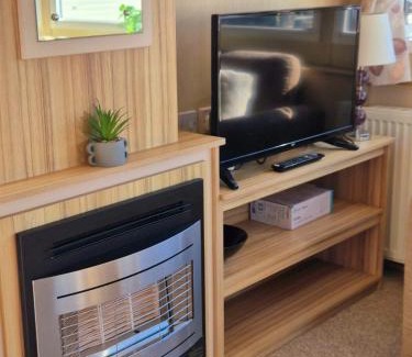 Seasalter House | Whitstable Trieste - 3 Bedroom, sleeps 8 Pet friendly, family friendly