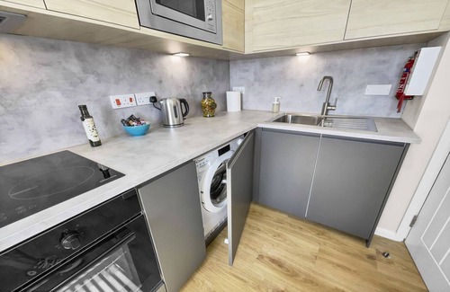 Gosport Cottage | Whitsun 1.5 - an apartment that sleeps 4 guests in 2 bedrooms