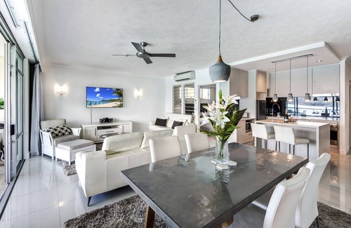 Hamilton Island Apartment | Whitsunday West 605 or 1306