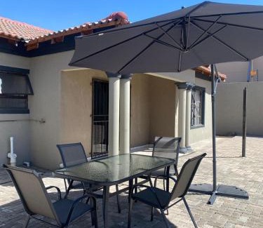 Emalahleni House | Whizzy Lifestyle Lodge