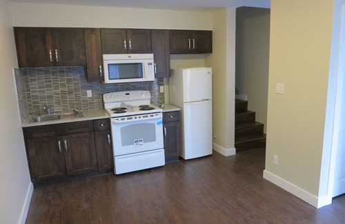 Marpole House | Whole Carriage house (1 bedroom/1bathroom) close to YVR and Marine Dr Skytrain Station