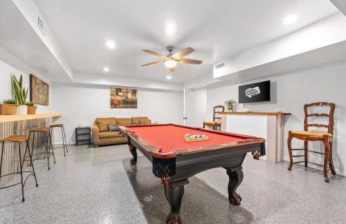 Clarksville House | Whole Home 102 Madison Ter