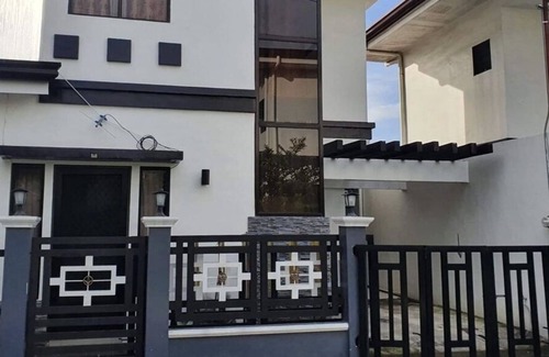 Minglanilla House | WHOLE HOUSE and Free Parking SAFE neighborhood