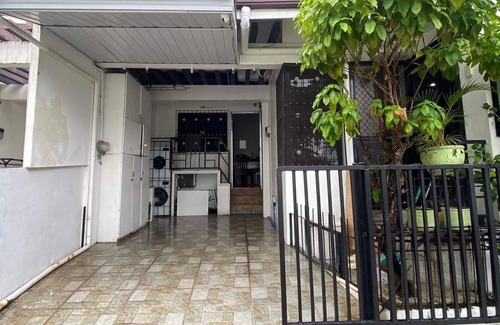 Minglanilla House | Whole house & Free parking in a safe neighborhood nearby malls and main highway