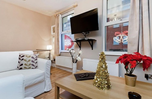 Camden Town with Primrose Hill Apartment | Whole house in Central Camden Town