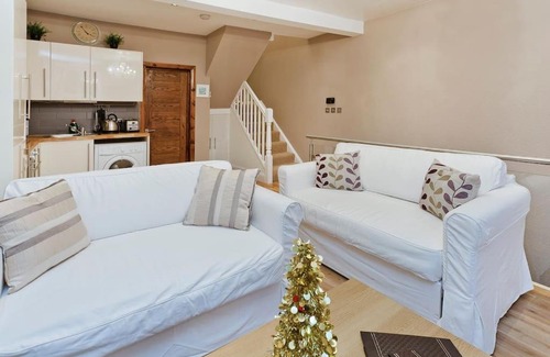 Camden Town with Primrose Hill Apartment | Whole house in Central Camden Town