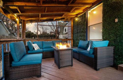 New Rochelle House | Whole House Near NYC and Transit with Game Room Fire Pit and King Bed