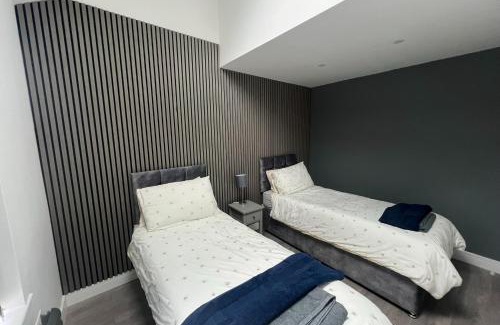 Ramsbottom House | Whole house -Sleeps4-Parking-Garden-BikingHiking