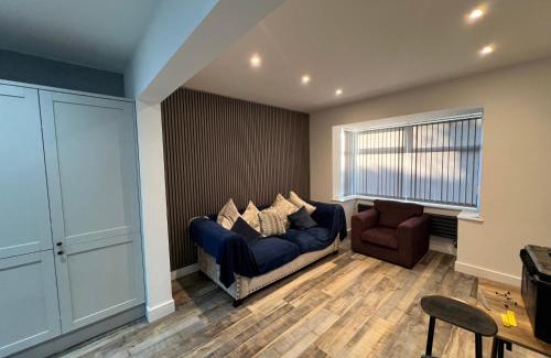 Ramsbottom House | Whole house -Sleeps4-Parking-Garden-BikingHiking