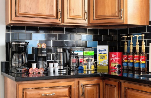 New Rochelle House | Whole House Spacious 4-bedroom house ~ Near NYC & Transit ~ Family Friendly