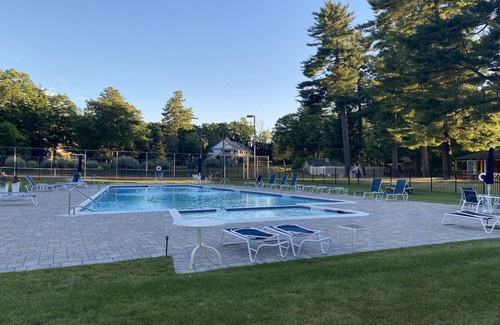 Saratoga Springs House | Whole meet discount ! Spacious townhouse in lake community. Near Track, SPAC !