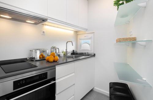 Carcavelos Apartment | WHome Study & Surf Carcavelos 1-BED by Beach & Nova SBE