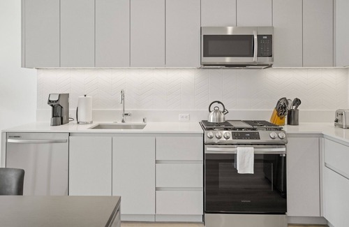 Horace Mann Apartment | WhyHotel by Placemakr, San Jose