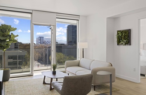 Horace Mann Apartment | WhyHotel by Placemakr, San Jose