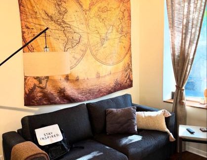 Pulaski Park Apartment | Wicker Park Flat with FREE Early Check-In & Late Checkout