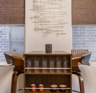Pulaski Park Apartment | Wicker Park Flat with FREE Early Check-In & Late Checkout