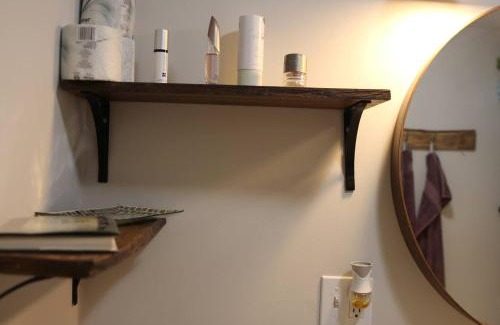 Pulaski Park Apartment | Wicker Park Flat with FREE Early Check-In & Late Checkout