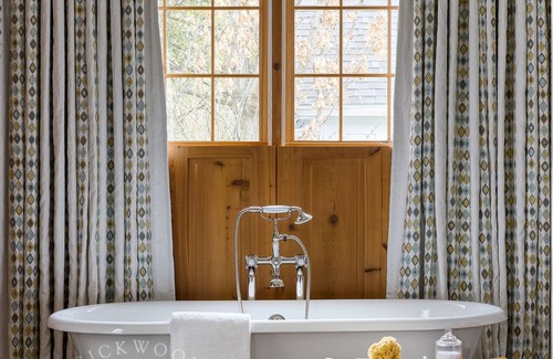 Saugatuck Bed & Breakfast | Wickwood Inn