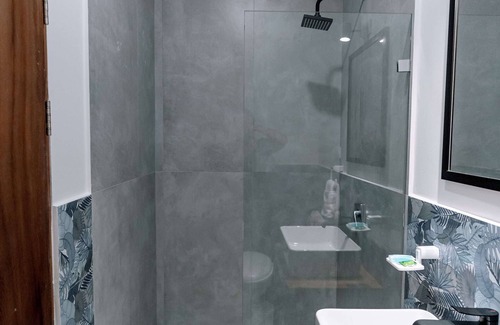 Quepos Hotel | Wide Mouth Frog