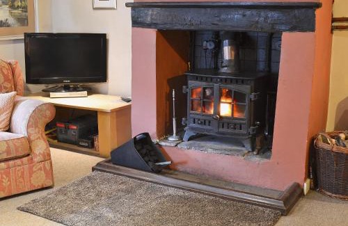 Alston House | Widows Cottage