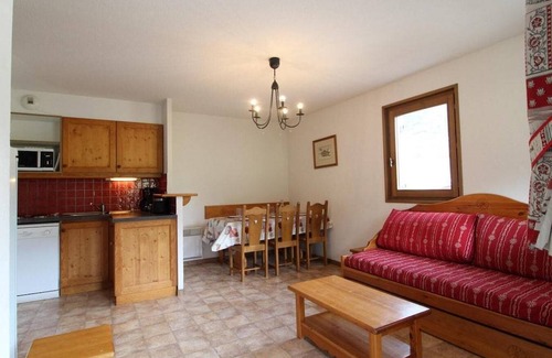 Val Cenis Apartment | Wifi, 10m from ski slopes, 2nd floor, terrace, parking, tv, ski locker, 40m², Val Cenis
