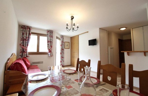 Val Cenis Apartment | Wifi, 10m from ski slopes, 2nd floor, balcony, parking, tv, ski locker, 40m², Val Cenis