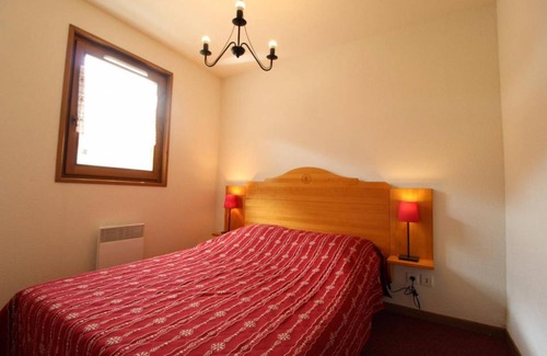 Val Cenis Apartment | Wifi, 10m from ski slopes, 2nd floor, balcony, parking, tv, ski locker, 40m², Val Cenis