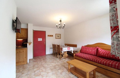 Val Cenis Apartment | Wifi, 10m from ski slopes, 2nd floor, balcony, parking, tv, ski locker, 40m², Val Cenis