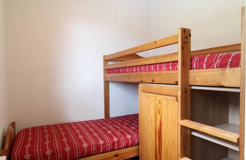 Val Cenis Apartment | Wifi, 10m from ski slopes, 2nd floor, balcony, parking, tv, ski locker, 40m², Val Cenis
