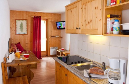 Saint-Sorlin-d'Arves Apartment | Wifi, 200m from ski slopes, fitness, swimming pool, parking, 50-70m², Saint Sorlin d'Arves