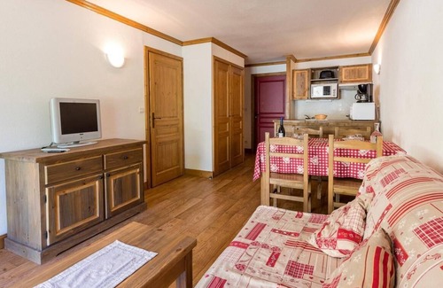Bessans Apartment | Wifi, 200m from resort center, fitness, balcony, tv, ski locker, 60m², Bessans