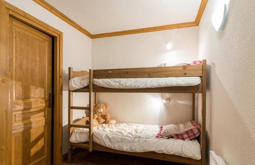 Bessans Apartment | Wifi, 200m from resort center, fitness, balcony, tv, ski locker, 60m², Bessans