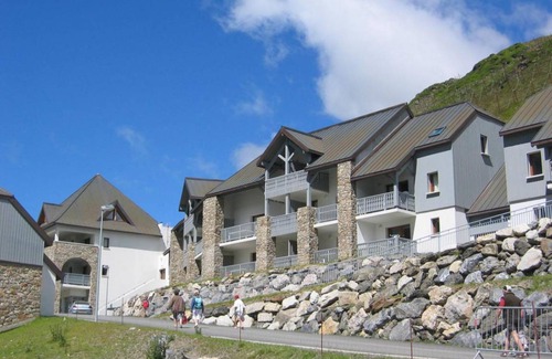 La Mongie Apartment | Wifi, 300m from ski slopes, fitness, swimming pool, terrace, tv, ski locker, 32m², Barèges/La Mongie