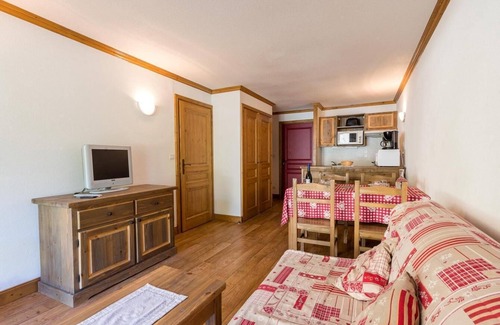 Bessans Apartment | Wifi, 50m from ski slopes, fitness, balcony, tv, ski locker, 41m², Bessans