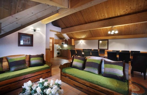 Oz Apartment | Wifi, 50m from ski slopes, fitness, swimming pool, sauna, hammam, balcony, tv, ski locker, 32m²