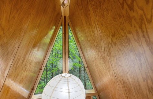 Pine Ridge Cabin | WiFi & Adventure - The Overlook - Camping Cabin Retreat in Red River Gorge, KY!