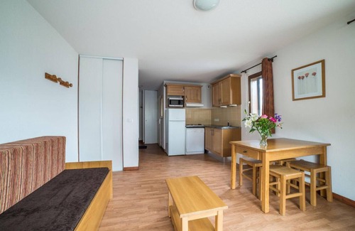 Les Bottieres Apartment | Wifi, fitness, swimming pool, terrace, balcony, parking, tv, ski locker, 28-30m², Les Bottières