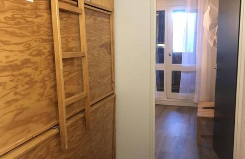 Correncon-en-Vercors Apartment | Wifi, ski-in/ski-out & foot of the slopes, 1st floor, tv, 24m², Villard de Lans