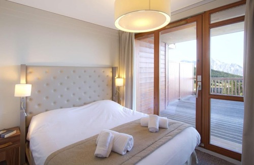 Arc-1800 Hotel | Wifi, ski-in/ski-out & foot of the slopes, sauna, hammam, balcony, tv, ski locker, 55m², Les Arcs