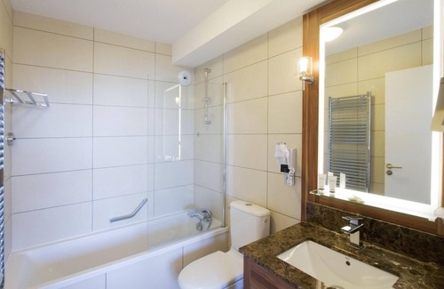 Arc-1800 Hotel | Wifi, ski-in/ski-out & foot of the slopes, sauna, hammam, balcony, tv, ski locker, 55m², Les Arcs