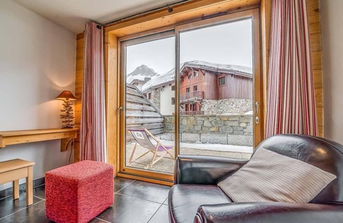 Les Almes Apartment | Wifi, ski-in/ski-out & foot of the slopes, 1st floor, terrace, tv, ski locker, 50m², Tignes